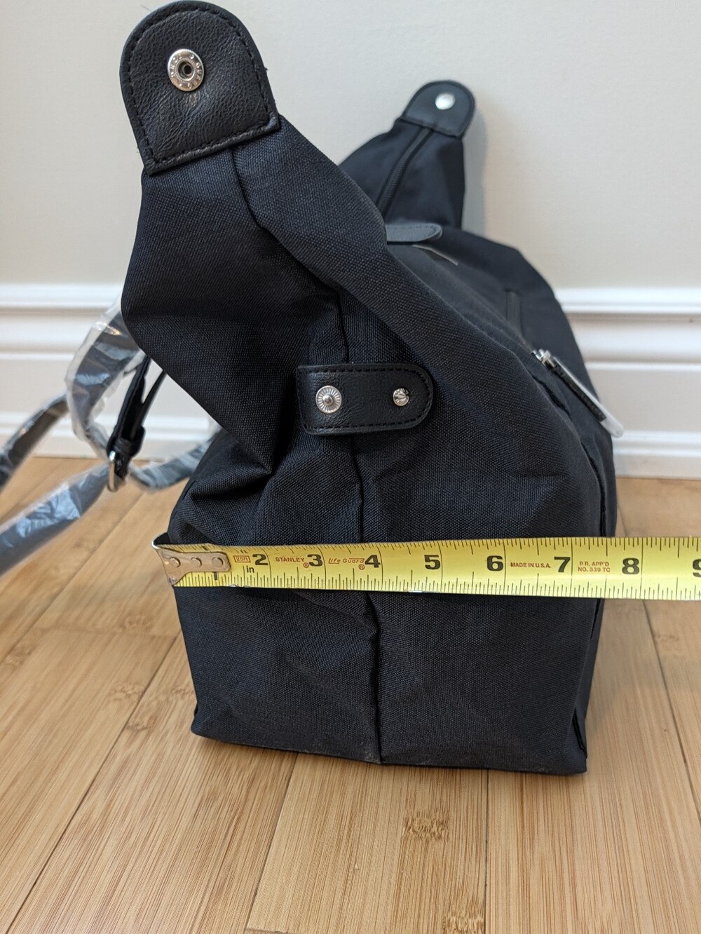 Roots Black Tote NWT - Picture 5 of 9